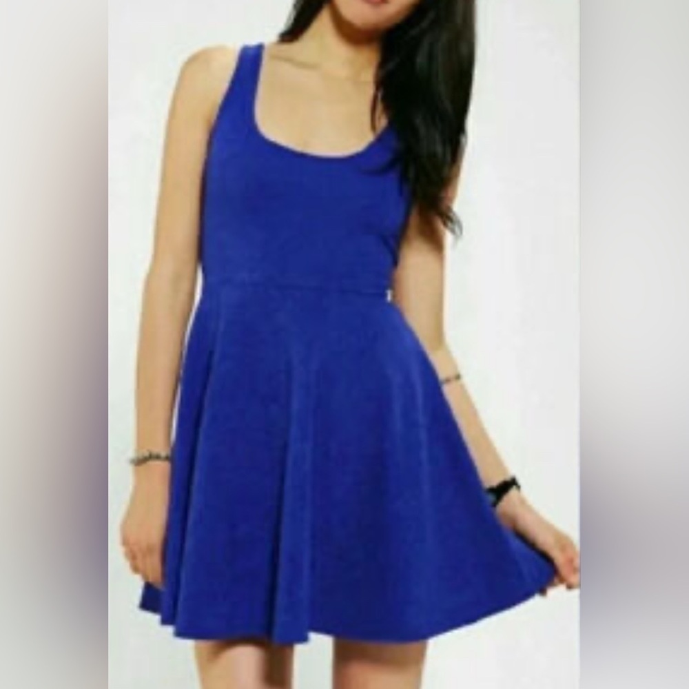 Express dress - Picture 1 of 5